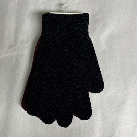 New Laundry Gloves 2 Pairs Set Women’s Maroon & Black Knit Casual Winter Preppy - Picture 3 of 12